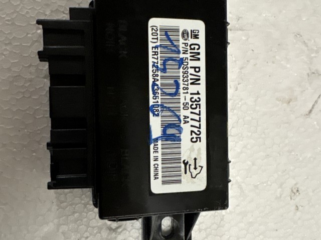 Opel Astra J ülésfűtés vezérlő 13577725