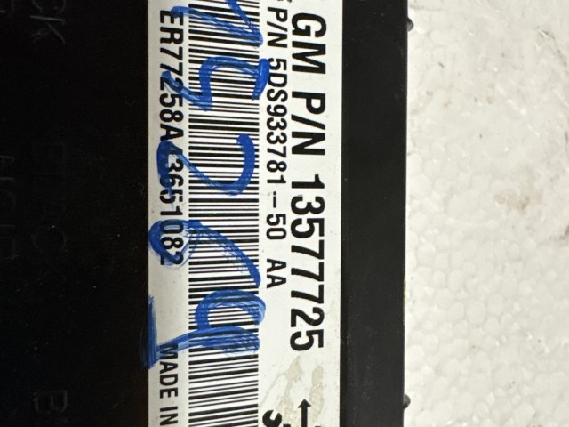 Opel Astra J ülésfűtés vezérlő 13577725