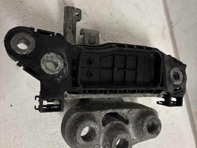 Opel Astra K 1.6 cdti b16dth motortartó bak váltótartó bak