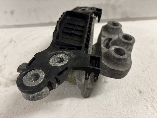 Opel Astra K 1.6 cdti b16dth motortartó bak váltótartó bak