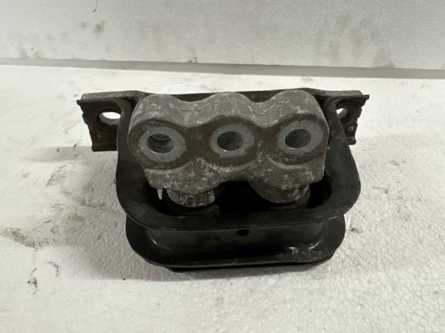 Opel Antara 2.2 cdti z22d1 motortartó bak