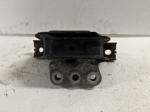 Opel Antara 2.2 cdti z22d1 motortartó bak