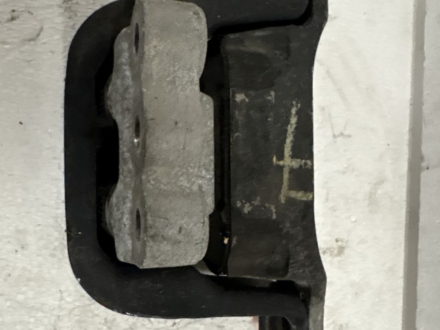 Opel Antara 2.2 cdti  motortartó bak