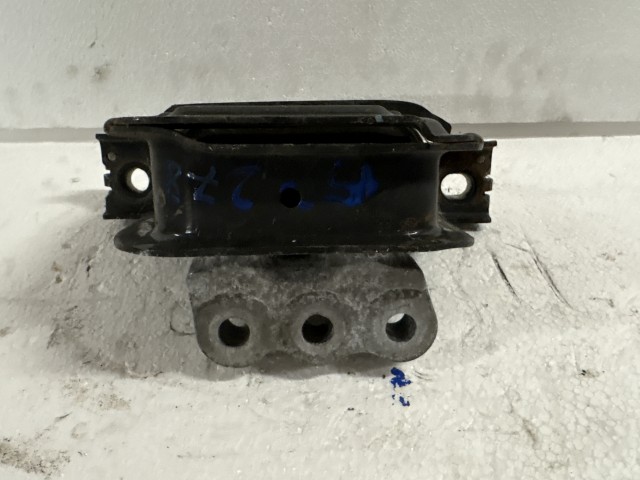 Opel Antara 2.2 cdti  motortartó bak