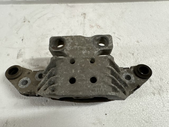 Opel Astra K 1.6 cdti b16dth motortartó bak