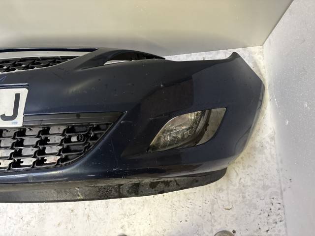 15201 Opel Astra J 2009-2011 Első Lökhárító Kék 