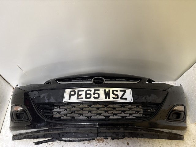 15200 Opel Astra J Facelift Első Lökhárító Fekete  Z22C