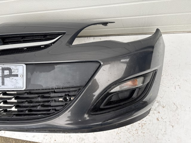 15198 Opel Astra J Facelift Első Lökhárító Grafit Z190