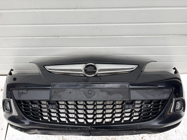 15196 Opel Astra J GTC Első Lökhárító Fekete Z22C