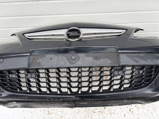 15196 Opel Astra J GTC Első Lökhárító Fekete Z22C