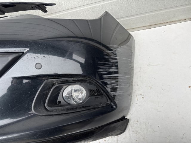 15196 Opel Astra J GTC Első Lökhárító Fekete Z22C