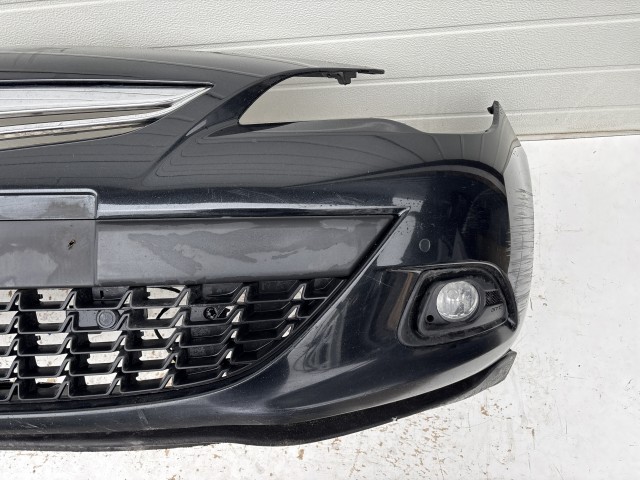 15196 Opel Astra J GTC Első Lökhárító Fekete Z22C