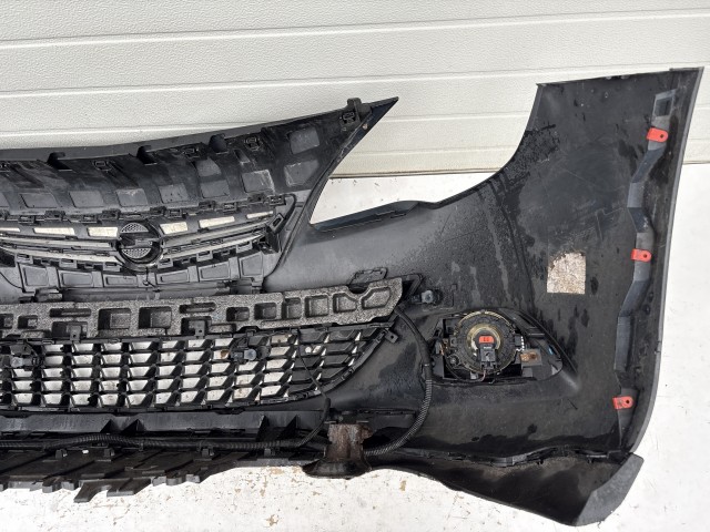 15196 Opel Astra J GTC Első Lökhárító Fekete Z22C