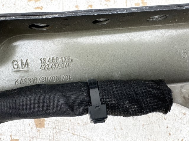 Opel Astra J 2009-2015 Zárhíd Használt Z20R Fekete 