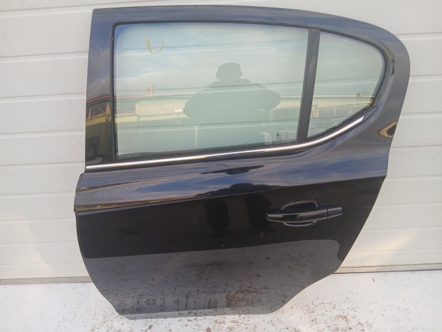 15328 Opel Corsa E Bal hátsó Ajtó Fekete Y22c 5 ajtós
