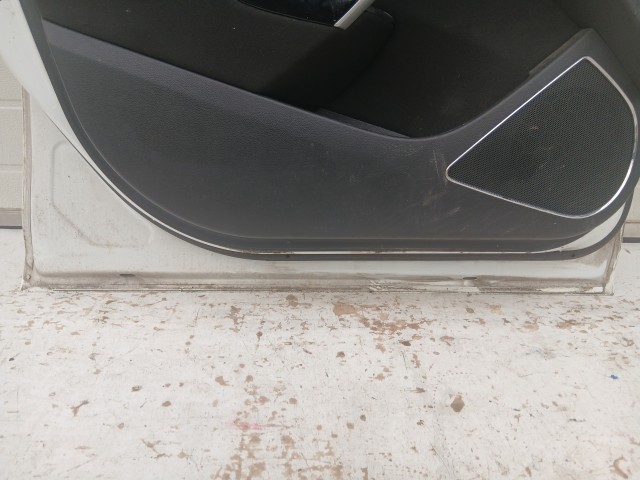 15325 Opel Astra J Bal első Ajtó Fehér Y40r