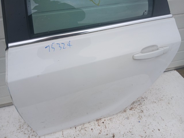 15324 Opel Astra J Bal hátsó Ajtó Fehér Y40r 5 ajtós