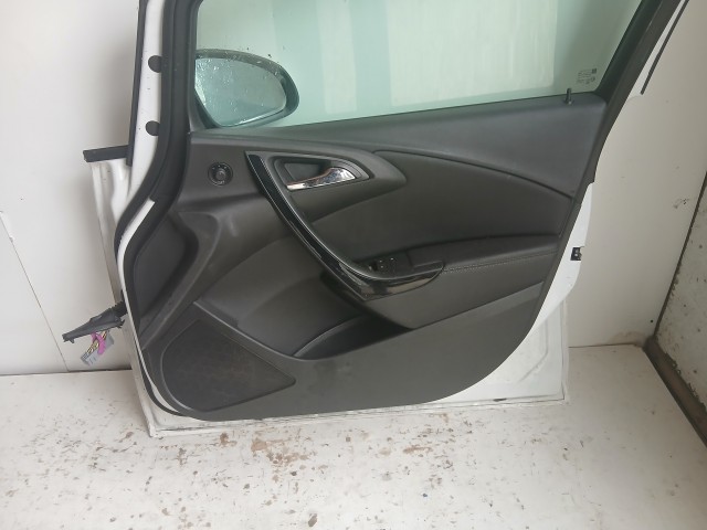 15318 Opel Astra J Jobb első  Ajtó Fehér Y40r