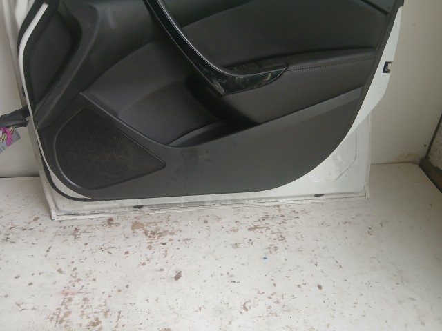 15318 Opel Astra J Jobb első  Ajtó Fehér Y40r