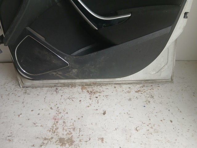 15317 Opel Astra J Jobb első Ajtó Fehér Y40r