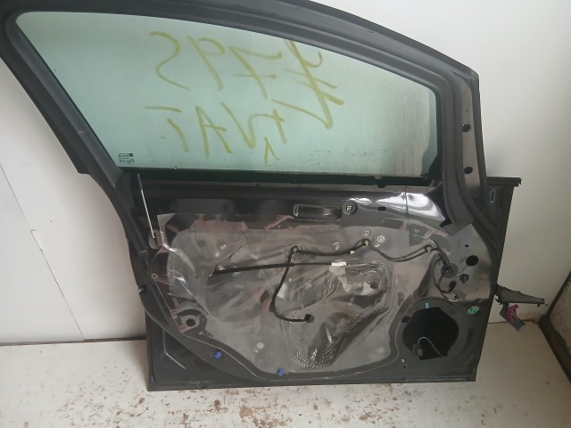 15316 Opel Astra J Bal első Ajtó Fekete Z22c