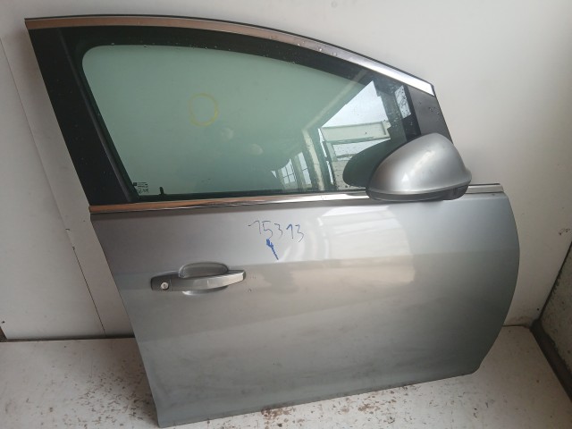 15313 Opel Astra J Jobb első Ajtó Szürke Z179
