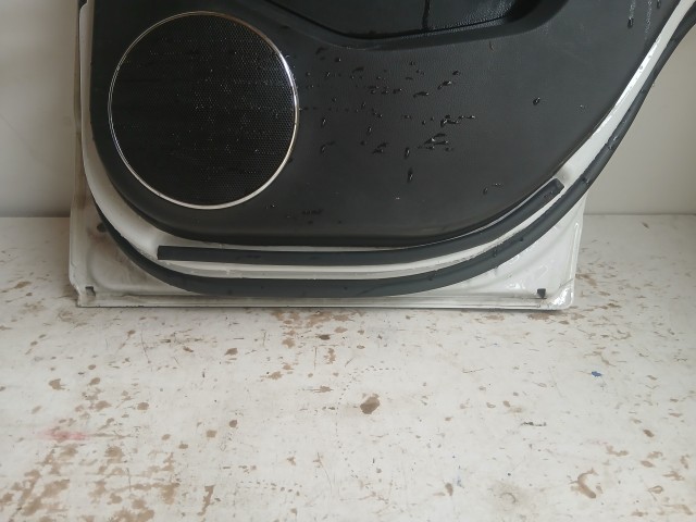 15306 Opel Antara Jobb hátsó Ajtó Fehér Y40r