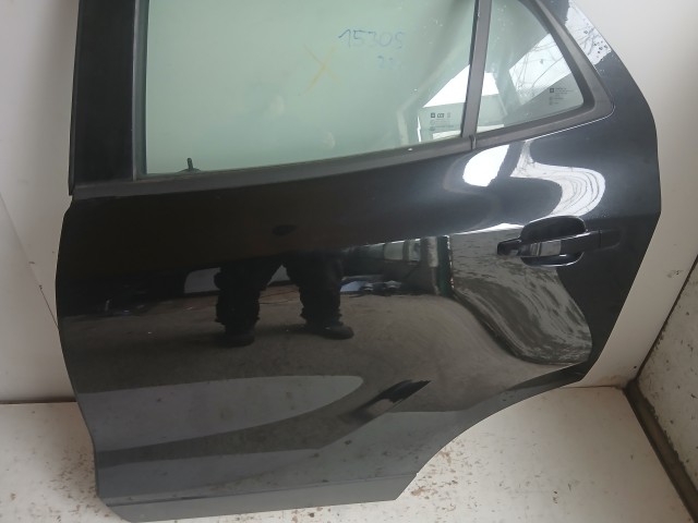 15305 Opel Mokka Bal hátsó Ajtó Fekete Y22c