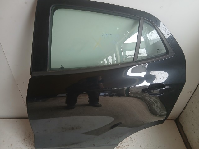 15305 Opel Mokka Bal hátsó Ajtó Fekete Y22c