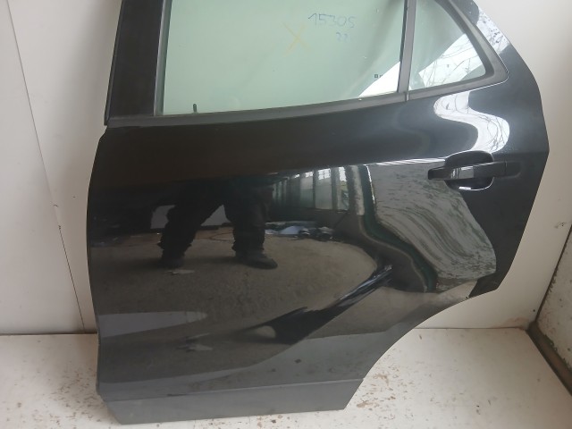 15305 Opel Mokka Bal hátsó Ajtó Fekete Y22c