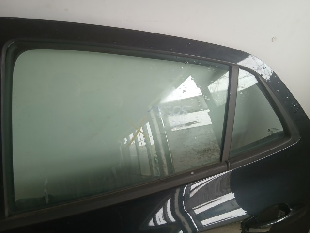 15305 Opel Mokka Bal hátsó Ajtó Fekete Y22c