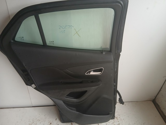15305 Opel Mokka Bal hátsó Ajtó Fekete Y22c