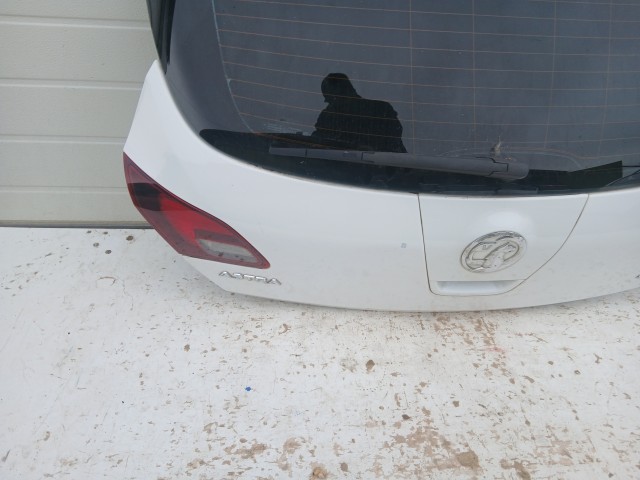 15360 Opel Astra J Csomagtérajtó Fehér Y40r 5 ajtós