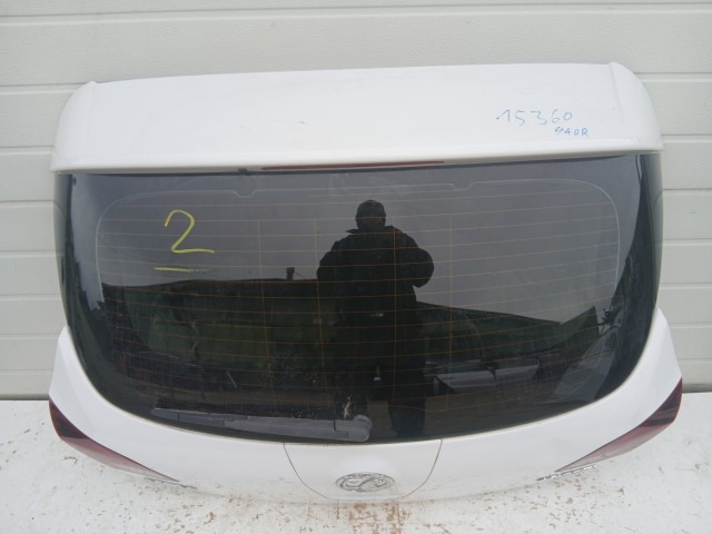 15360 Opel Astra J Csomagtérajtó Fehér Y40r 5 ajtós