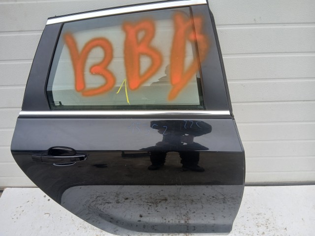 15352 Opel Astra J 2009-2015 jobb Hátsó kombi Ajtó Fekete Z22c