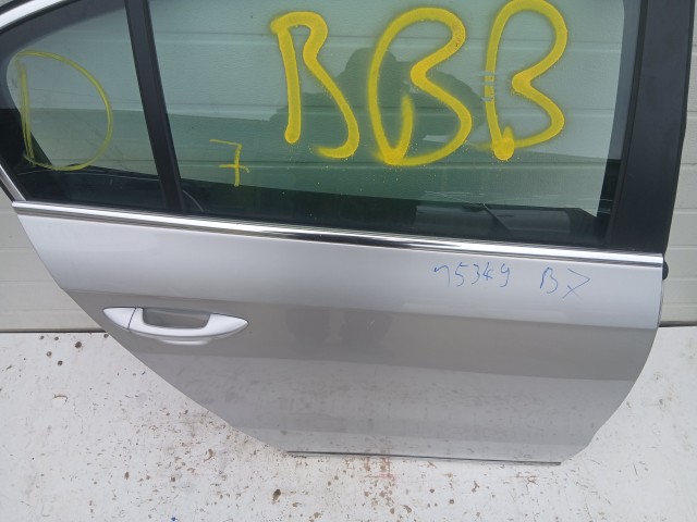 15349 Volkswagen Passat B7 Jobb hátsó Ajtó Ezüst La7w sedan