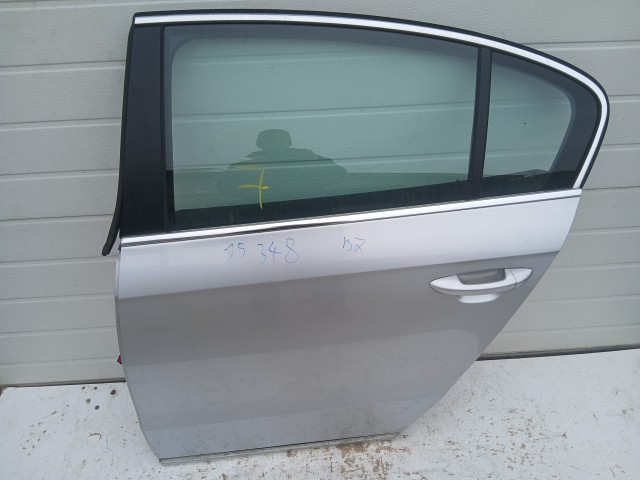 15348 Volkswagen Passat B7 Bal hátsó Ajtó Ezüst La7w sedan