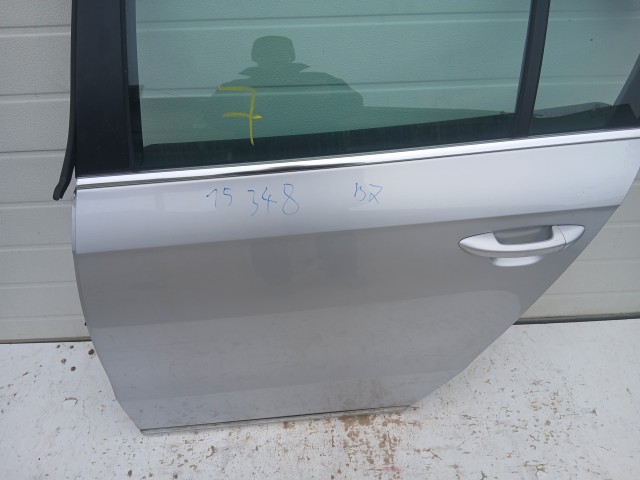 15348 Volkswagen Passat B7 Bal hátsó Ajtó Ezüst La7w sedan
