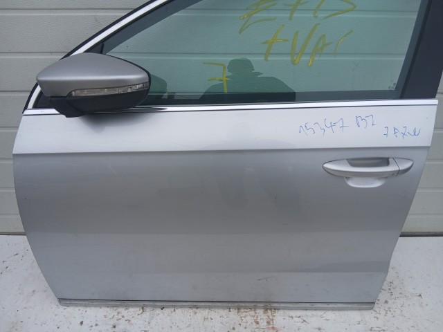 15347 Volkswagen Passat B7 Bal első Ajtó Ezüst La7w
