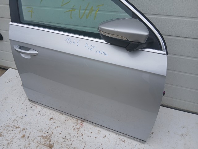 15346 Volkswagen Passat B7 Jobb első Ajtó Ezüst La7w sedan