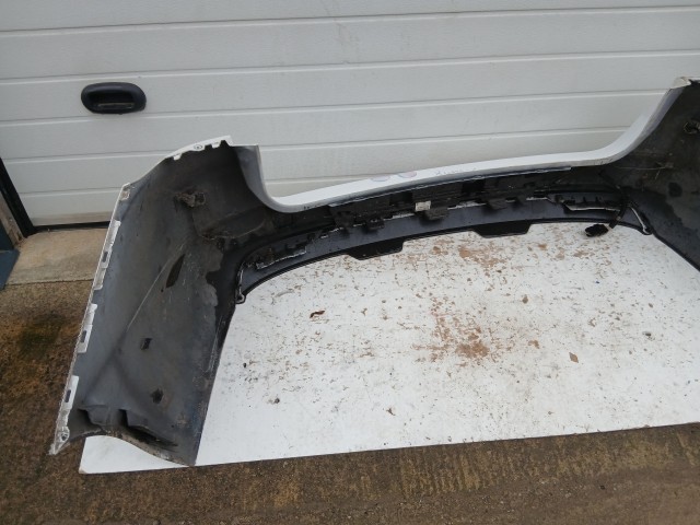 15418 Opel Astra K kombi hátsó Lökhárító parkszenzoros Fehér Y40r