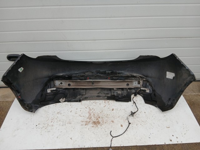 15409 Opel Astra J GTC Hátsó Lökhárító parkszenzoros Fekete Z22c