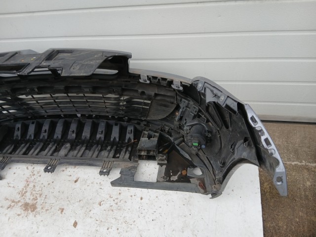 15401 Renault Clio III.  első Lökhárító Grafit