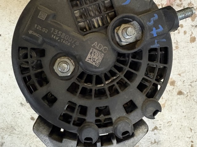 Opel Antara 2.2 cdti z22d1 Generátor