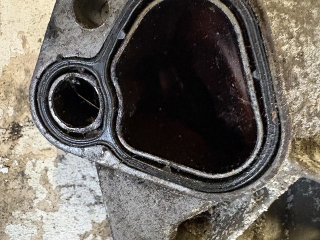 Opel A16xer Olajszűrőház