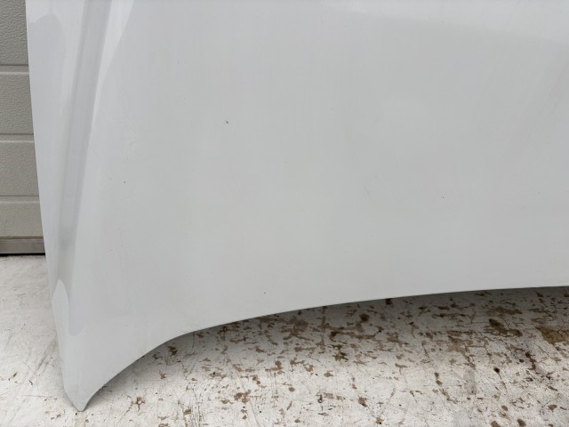 15519 Opel Antara 2006-2015 Motorháztető Használt Fehér   a képen látható sérüléssel