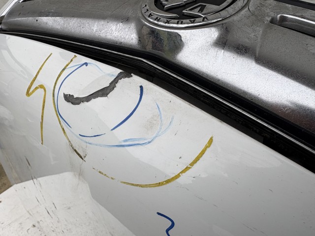 15520 Opel Antara 2006-2015 Motorháztető Használt Fehér   a képen látható sérüléssel