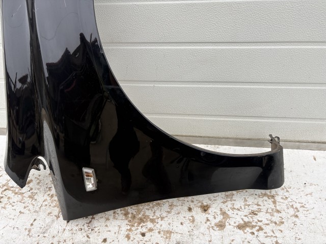 15530 Opel Corsa D Jobb első Sárvédő Fekete  Z20R