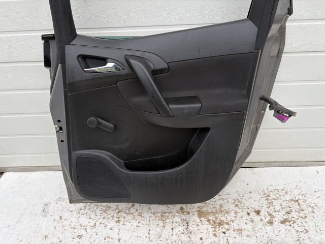 15548 Opel Meriva B Jobb hátsó Ajtó Barna  Z40W