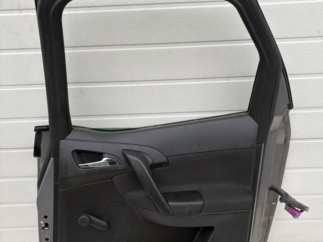 15548 Opel Meriva B Jobb hátsó Ajtó Barna  Z40W